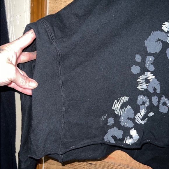 Aeropostale animal print oversize crop top - Picture 2 of 4